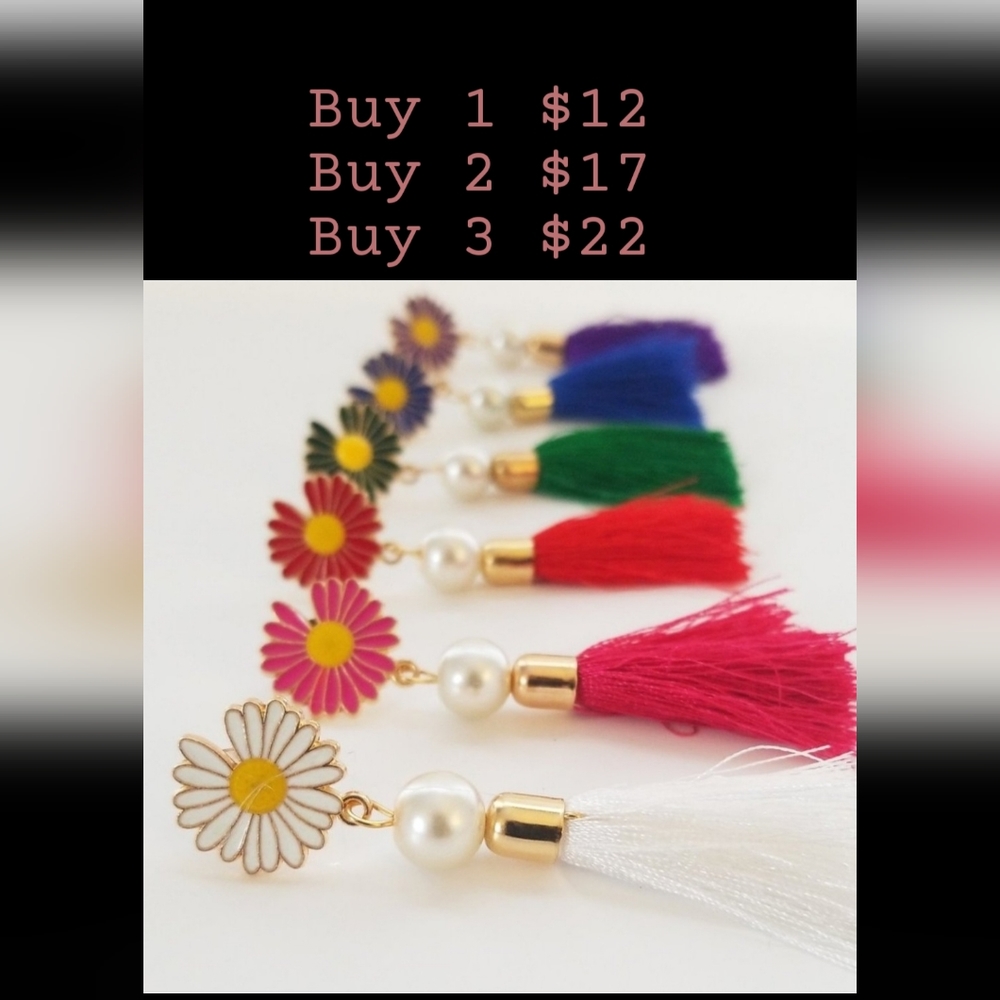 FLOWER TASSEL EARRINGS NWOT